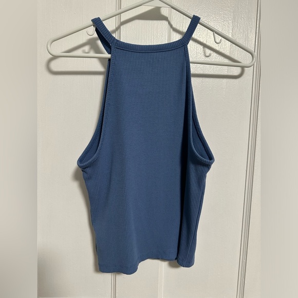 Tank with cutout - Picture 2 of 3